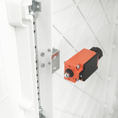 CN5FLS01 | Кронштейн для монтажа концевого выключателя в шкафы Conchiglia-2